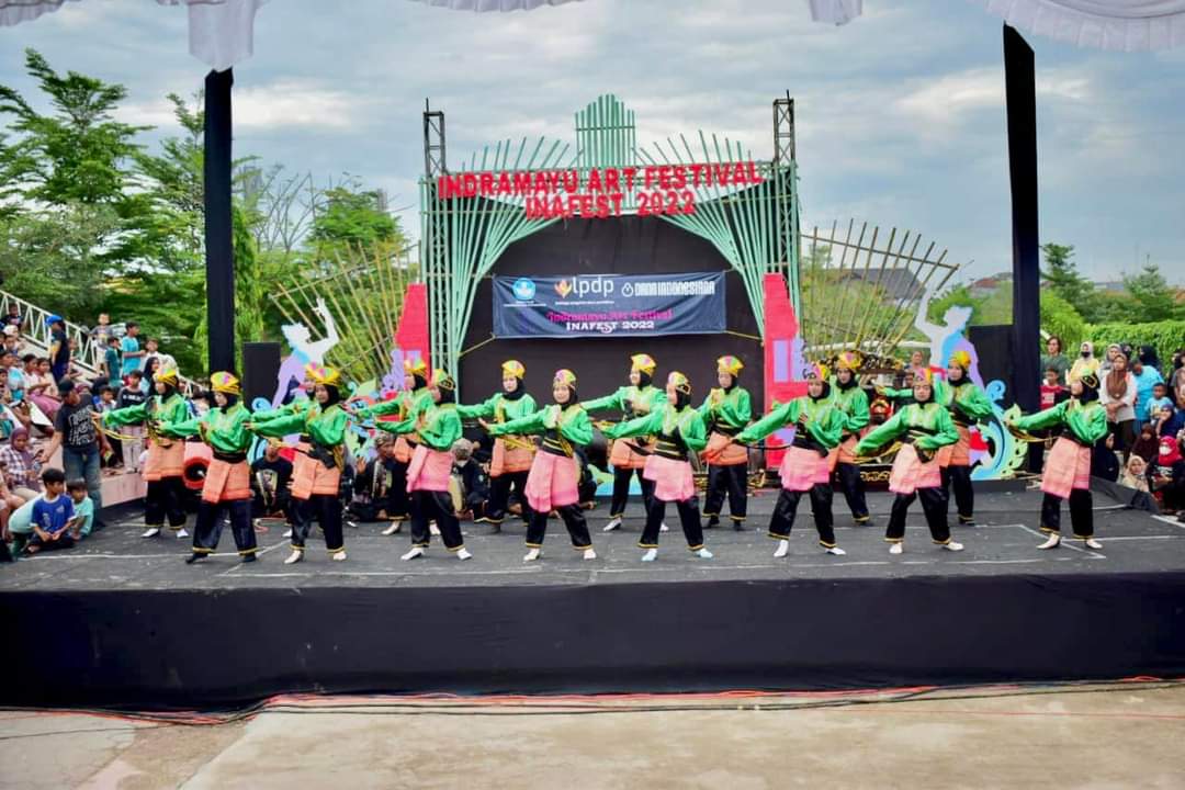 Meriah, Ratusan Warga Datangi RTH Jatibarang Art Festival